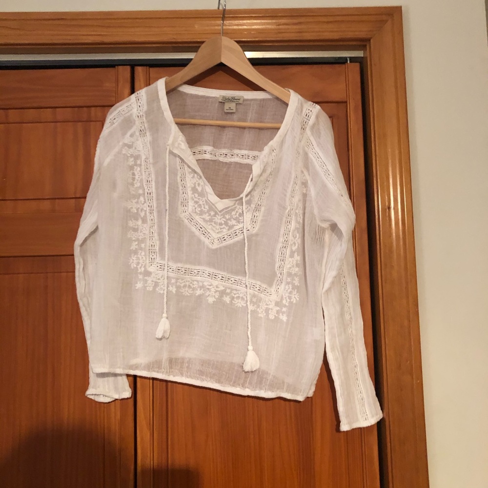 Thin white long sleeve